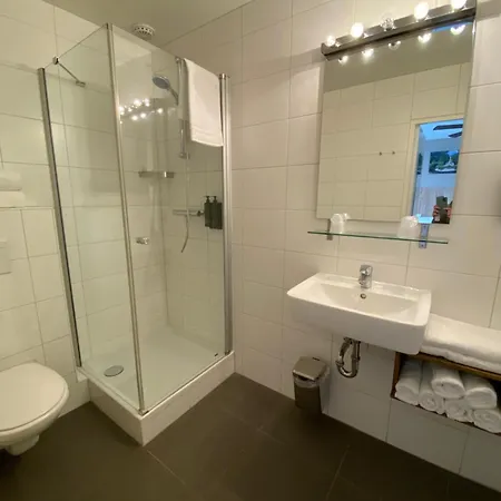 Emilia Hotel 3*