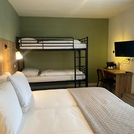 Emilia Hotel 3*