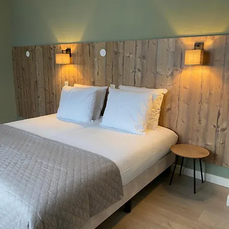 Emilia Hotel 3*