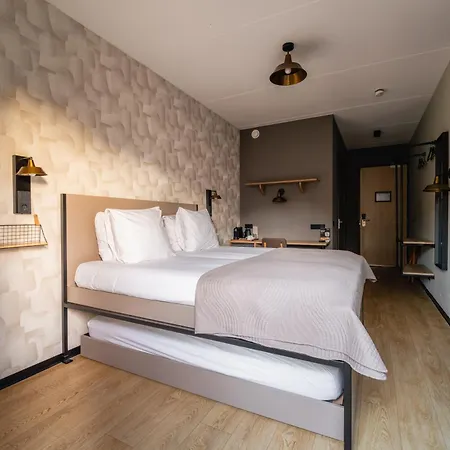 Emilia Hotel 3*