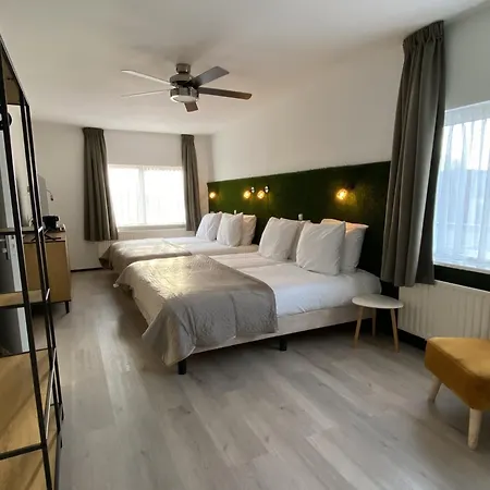 Emilia Hotell 3*