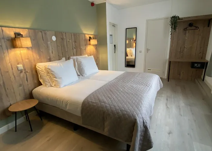 Emilia كاتْسهوفيل