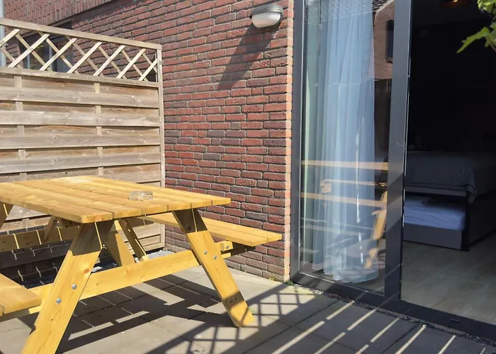 Emilia كاتْسهوفيل